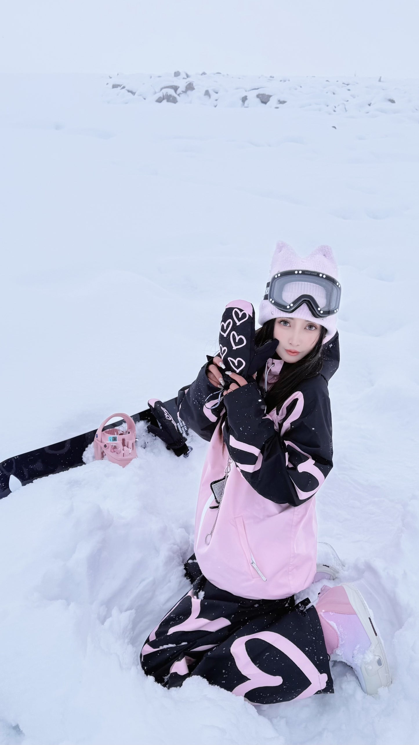 Chopchop Blackpink Heart 3L Snowboarding Jacket & Pant